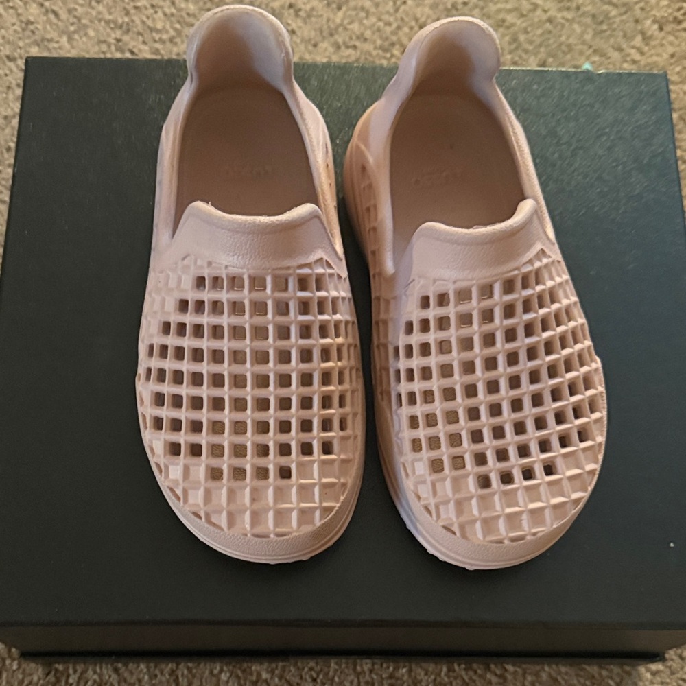 Kids Light Pink Slip-On Water Shoes